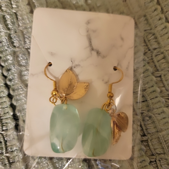 Jade dangles - Picture 2 of 3